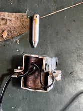 Cargar imagen en el visor de la galería, 90 - 50 Tohatsu Nissan CHOKE SOLENOID 353760502 plunger 353760730 Two Stroke