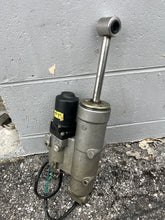 Lade das Bild in den Galerie-Viewer, PARTS f 115 hp Yamaha POWER TRIM & TILT 6EK-43800-02-00 four stroke - some 90 130 hp compatibility