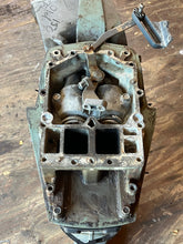 Cargar imagen en el visor de la galería, 130 115 150 175 200 hp Yamaha 25” MIDSECTION SWIVEL 64E-43311-20-8D STEERING BRACKET 6E5-42510-B1-8D UPPER CASING 6E5-45111-22-8D EXHAUST 6G5-41137-02-94 two stroke 1994-1999