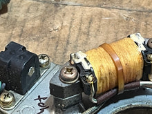 Cargar imagen en el visor de la galería, 90 80 hp Tohatsu Nissan 3B7061302 3B7-06130-2 PULSER PLATE ASSY 1996 two stroke