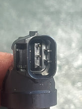 Load image into Gallery viewer, DF 250 hp Suzuki 33220-69J00 ckp Cam Position Sensor oem Four Stroke 2004-2019 some 300 225 200 hp compatibility
