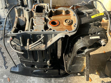Cargar imagen en el visor de la galería, DF 115 140 hp Suzuki DRIVE SHAFT HOUSING 52111-90J02-0EP SWIVEL BRACKET Long 20” 43111-90j40-0EP, Steering Bracket Long 20” 43750-90J61-0EP Engine Holder 51110-90810-0EP POWER TRIM MOTOR 38100-92J11 MANIFOLD ASSY 48400-90J02 four stroke 2013 2001-2014