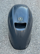 Cargar imagen en el visor de la galería, sold ebay dec2025—-f 60 70 50 hp Yamaha TOP COWLING with some decals 6CJ-02 6CJ-03 6CJ-00 6CJ-01 four stroke 2010-2024 some compatibility between USA & international models 6CJ-42610-02-00 6CJ-42610-01-00 6CJ-42610-00-00 6CJ-42610-03-00 6CJ-4261A-00-00