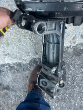 Cargar imagen en el visor de la galería, DT 25 30C hp Suzuki MIDSECTION - DRIVE SHAFT L 52111-95D02-0ED PILOT SHAFT 43741-96304-0ED STEERING BRACKET 43751-95D50-0E two stroke 1988-2000