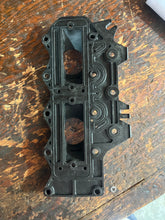 Cargar imagen en el visor de la galería, 90 115 hp Johnson Evinrude Intake Manifold STARBOARD 0436894 primer nipple 0326952 two stroke
