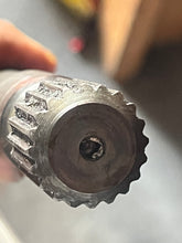 Cargar imagen en el visor de la galería, 225 hp Johnson Evinrude 30” GEAR CASE ASSY lower unit 5001614 0438045 two stroke 1998 29.25 inch from water pump to driveshaft 150-250hp