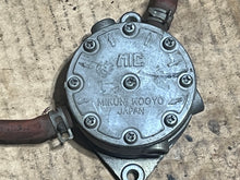 Load image into Gallery viewer, DT 150 175 200 225 hp Suzuki FUEL PUMPS 15100-87D10 15200-87D10 two stroke EFI 1988-2000