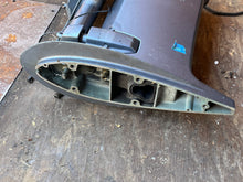 Lade das Bild in den Galerie-Viewer, 40 50 hp Yamaha 20” MIDSECTION UPPER CASING 6H4-45111-10-4D SWIVEL 6H5-43311-04-4D STEERING BRACKET 6H4-42510-02-4D two stroke 1994
