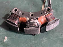 Cargar imagen en el visor de la galería, 25 15 10 9.9 8 6 hp Mercury STATOR auxiliary ASSY 86704T11 two stroke