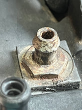 Cargar imagen en el visor de la galería, 200 225 250 300 HP Evinrude Etec 5006063 FLOAT CHAMBER vst Two Stroke