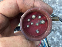 Cargar imagen en el visor de la galería, 140 120 125 hp Evinrude ENGINE CABLE ASSY 0583284 & trim terminals junction box two stroke v4 looper 1988-1990