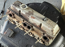 Cargar imagen en el visor de la galería, sold ebay aug2025——5.0 5.7 Liter OMC 1989 cylinder head #2 3853852 985431 Valve Cover 0986748 volvo