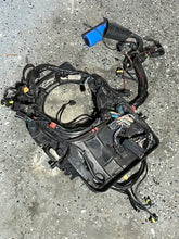 Cargar imagen en el visor de la galería, 115 130 hp Evinrude E-tec BASE & Engine wiring HARNESS ASSEMBLY 0587004 two stroke 2010