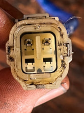 Load image into Gallery viewer, 50 hp Yamaha OIL TANK 63D-21707-00-00 LEVEL GAUGE 63D-85720-00-00 CAP 6H4-21770-00-00 two stroke 2000-2009 some 40 hp compatibility