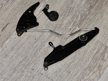 Load image into Gallery viewer, 150 200 hp Mercury DFI THROTTLE LEVER 850389-c THROTTLE CAM 850393c 858847 LINK 850815 two stroke Optimax