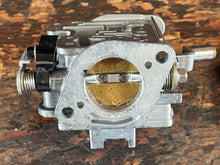 Cargar imagen en el visor de la galería, DF 25 hp Suzuki 13200-95J00 CARBURETOR twin V STARTER ASSY 13368-95J00 Four Stroke 2006-2014