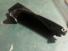 Cargar imagen en el visor de la galería, 25 30 hp Mercury EFI bottom cowl cable COVER 896114 four stroke