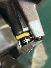 Load image into Gallery viewer, Yamaha CARBURETOR 68C-10 with PRIMER STARTER BODY four stroke