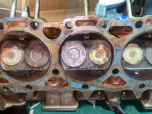Load image into Gallery viewer, sold ebay aug2025——5.0 5.7 Liter OMC 1989 cylinder head #1 3853852 985431 Valve Cover 0986748 volvo