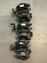 Cargar imagen en el visor de la galería, 60 hp Johnson Evinrude CARBURETOR ASSY 0437089 0437087 0439453 Two Stroke 1995 94-97 J60TLEOC, molding numbers 340167 338069 330503 - compatible 50 hp
