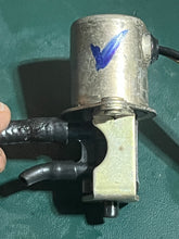 Cargar imagen en el visor de la galería, 135 150 175 200 hp Mercury XR2 FUEL ENRICHER VALVE Solenoid 42859A2 two stroke 1976-1999 may be compatible 90 - 275 hp