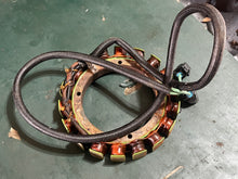 Cargar imagen en el visor de la galería, 150 175 200 hp Yamaha HPDI STATOR 60V-81410-00-00 two stroke 2000-2014