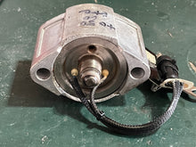 Cargar imagen en el visor de la galería, 40 50 60 hp Evinrude E-tec FUEL INJECTOR 5008826 5008474 two stroke 2015 AG