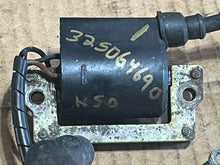 Cargar imagen en el visor de la galería, 40 50 hp Nissan Tohatsu 325664690 IGNITION COIL 1 10” boot cable 1986 two stroke