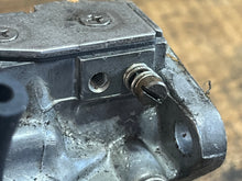 Load image into Gallery viewer, 90 hp Mercury WBE 108-3 3301-824854T20 Bottom Carburetor ELPTO 1999-2004 ELHPTO 1999-2004 two stroke OIL-INJECTED 75 hp Compatible