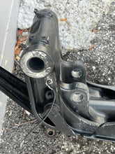 Load image into Gallery viewer, DF 60 70 hp Suzuki STEERING BRACKET 43750-99E02-0EP SWIVEL BRACKET 43111-99E00-0EP four stroke 1998-2009 compatible up to df140