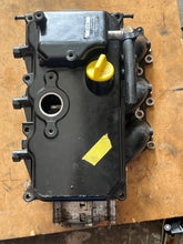 Cargar imagen en el visor de la galería, 40 30 hp Mercury EFI CYLINDER HEAD ASSY crankcase 877568T 803016T06 COVER 834779A1 four stroke 3 cylinder 2005