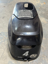 Cargar imagen en el visor de la galería, MFS 4 hp Tohatsu 3GRQ676451 TOP COWL ASSY MFS4c 5HP 6HP may also work in place of 3GRQ676452