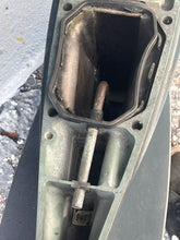 Load image into Gallery viewer, 300 hp Yamaha 25” UR-X LOWER UNIT ASSY counter-rotation 6D0-45300-20-8D Two Stroke 2005-2006 HPDI