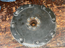 Lade das Bild in den Galerie-Viewer, 200 175 150 hp Mercury Mariner FLYWHEEL 74787 7555A8 257-7555A8 859238A9 817632A9 5545A16 5545A9 5545A5 two stroke v6 TOWER OF POWER 2.0 2.4 Liter