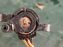 Load image into Gallery viewer, F 115 hp Yamaha TRIM SENDER with screws 67H-83672-01-00 four stroke 2010-2022 compatible 75 90 150 175 200 225 250