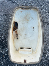 Lade das Bild in den Galerie-Viewer, 15 9.9 hp Johnson Evinrude motor ENGINE COVER 0392784 0391842 two stroke 1983