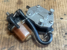 Load image into Gallery viewer, 90 hp Yamaha 692-24410-00-00 FUEL PUMP ASSY 1994-2005 two stroke 40-90hp FILTER ASSY 61N-24560-00-00