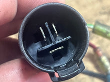 Cargar imagen en el visor de la galería, f 50 hp Yamaha 62Y-81960-00-00 voltage RECTIFIER & REGULATOR 1995-2000 four stroke  Mercury YamaMerc sh640c-13