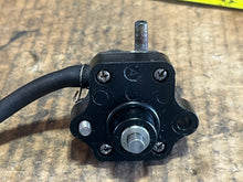 Cargar imagen en el visor de la galería, 6 hp Nissan Tohatsu 3H6040003 FUEL PUMP NFS MFS 4 & 5 hp Four Stroke 2005-2009