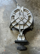 Cargar imagen en el visor de la galería, 30 25 hp Yamaha RECOIL STARTER pull 689-15710-03-00 two stroke 1984-1993