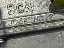 Load image into Gallery viewer, 40 30 hp Mercury CARBURETOR SET top 830276T27 middle 830276T11 bottom 830276T12 ENRICHENER 854254T four stroke 3 cylinder 40ELPT 2000 YAMAMERC Yamaha CARB 1 67C-14901-10-00 CARB 2 14902 CARB 3 14903 PRIMER STARTER 67C-14380-00-00