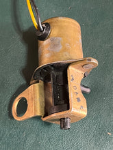 Cargar imagen en el visor de la galería, 40 50 75 90 120 150 hp Force SOLENOID 819503T6 819503A6 8195036 two stroke 1989-1999