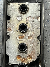 Cargar imagen en el visor de la galería, BF 135 140 115 150 hp Honda CYLINDER HEAD COVER 12310-ZY6-010ZA pre-1997-2007-up