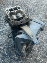 Lade das Bild in den Galerie-Viewer, 200 175 150 hp Yamaha CLAMP BRACKETS 6G5-43111-02-8D 6G5-43112-02-4D, SWIVEL BRACKET 6G5-43311-00-8D, 25” STEERING BRACKET ARM 6E5-42510-25-8D, 25” UPPER CASING 6E5-45111-23-8D, Two-wire PTT 6G5-43800-06-4D two stroke compatible most 1999-2012