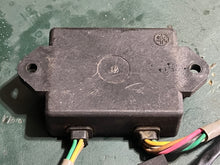 Lade das Bild in den Galerie-Viewer, 80 - 225 hp Yamaha 6K1-01 dual ignition control uni 6K1-82570-01-00 6K1-82570-02-00 two stroke 1987