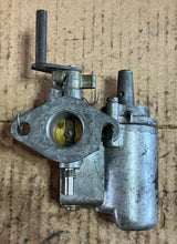 Lade das Bild in den Galerie-Viewer, 4 hp Mercury carburetor 013293, KB7A outboard vintage TWO STROKE tillotson