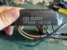 Cargar imagen en el visor de la galería, 50 40 35 hp BRP Johnson Evinrude 0585261 POWER PACK two stroke two cylinder 1992-2005 replaces omc 175316, 18-5785, 585262, 878334, 878334001