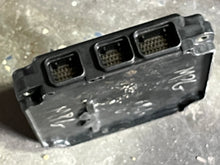 Cargar imagen en el visor de la galería, 150 175 200 hp Yamaha ECU Control Unit 68j-8591a-02-00 HPDI f8t93083 Two Stroke 2000-2003 superseded # 68J-8591A-10-00 domestic & international models