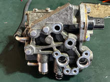 Load image into Gallery viewer, 150 200 hp Yamaha FUEL PUMP ASSY 68F-13910-00-00 COVER 68F-13993-00-00 two stroke HPDI 2000-2003 some 175 hp