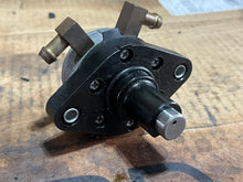 Lade das Bild in den Galerie-Viewer, DF 40 50 hp Suzuki 15100-87J0V FUEL PUMP 5031398 four stroke 1999-2006 Evinrude